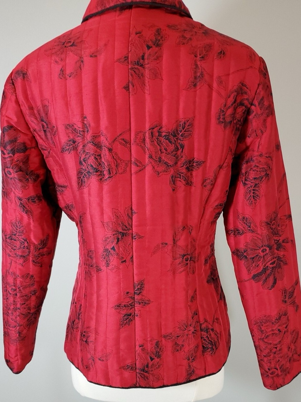 100% Silk Vintage Jacket - Picture 5 of 9